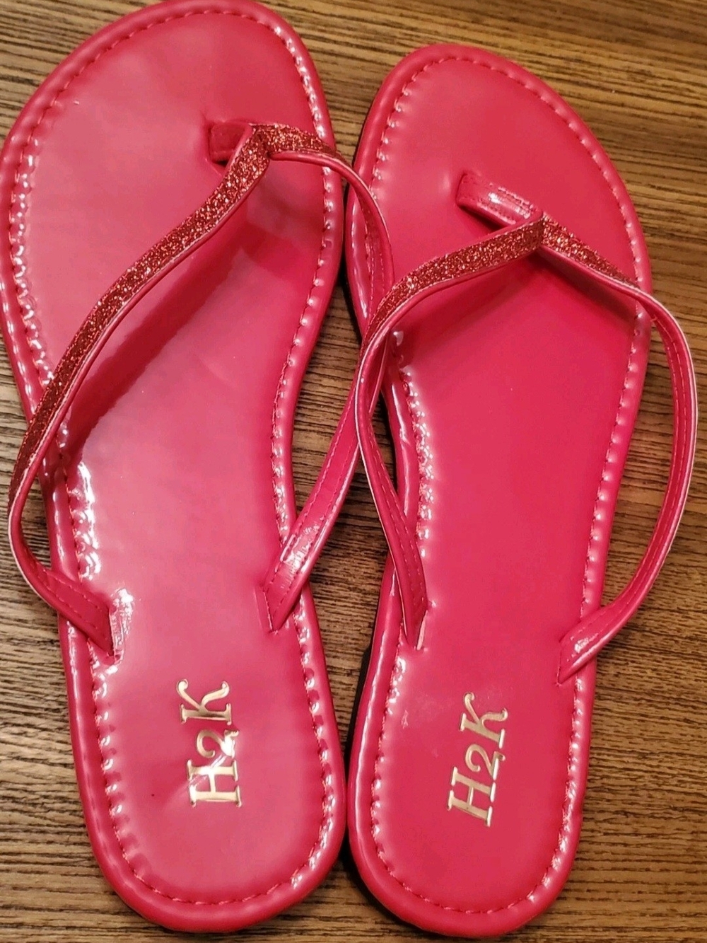Women's Cherry Red Glitter Sandals — Casual Slip-On Flip Flops Size 6 NWOT